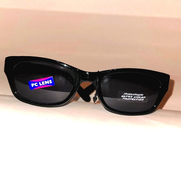 Ultra violet sun protection shades 😎 - Picture 1 of 2